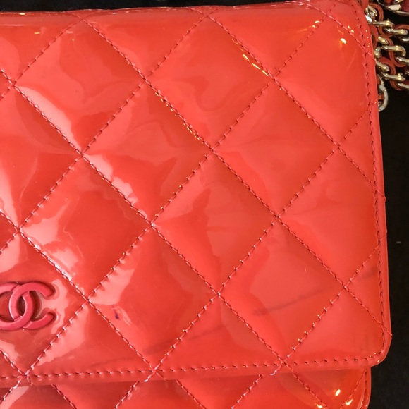 Chanel patent leather Wallet on a Chain - Picture 2 of 8